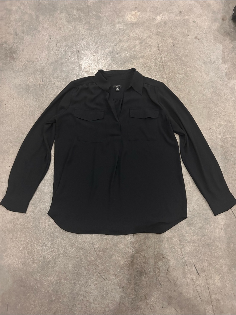 Ann Taylor Black Long-Sleeve Button-Down Shirt